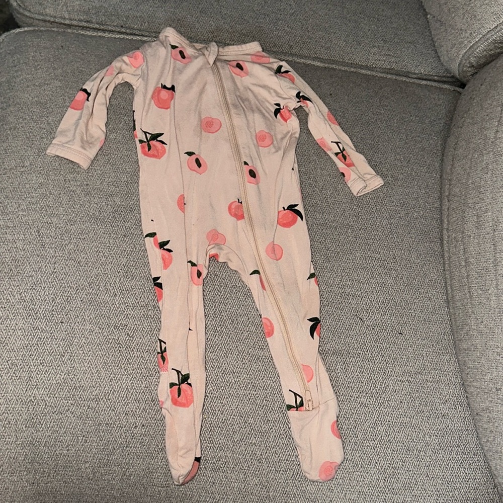 🌻reduced🌻Kyte peach zippered footie